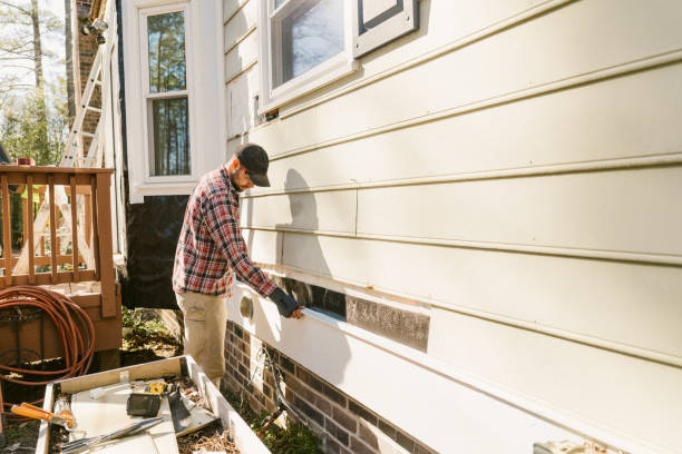 Trusted Storm Damage Siding Repair service in Roanoke, IL - Creative Siding